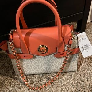 Micheal Kors purse